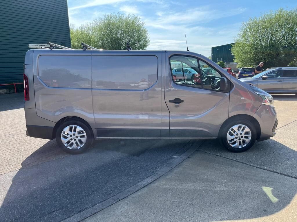 2020 Renault Trafic 2.0 dCi ENERGY 28 Sport SWB Standard Roof