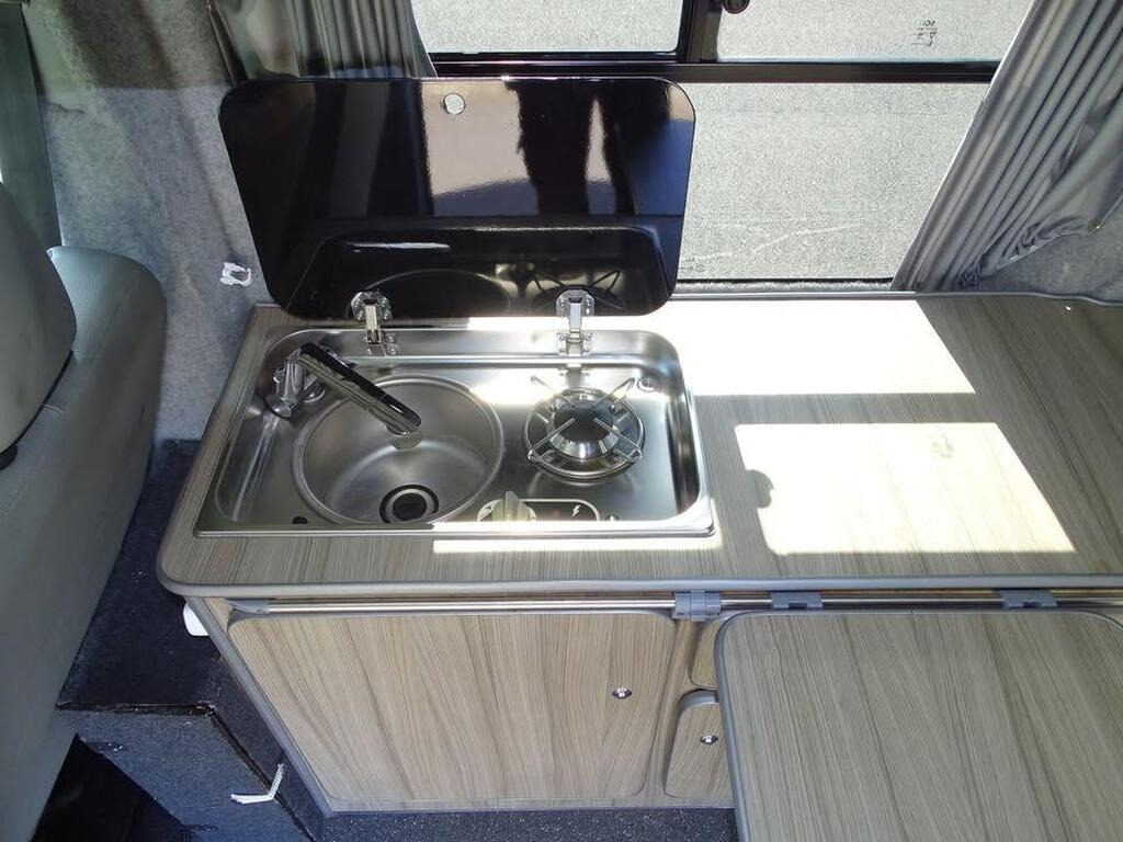 
								2010 Renault Trafic 2.0 full									