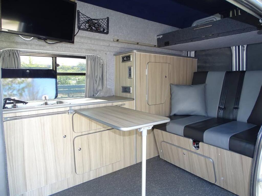 
								2010 Renault Trafic 2.0 full									