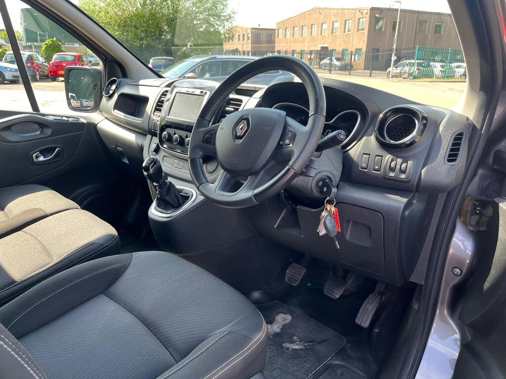 
								2020 Renault Trafic 2.0 dCi ENERGY 28 Sport SWB Standard Roof full									