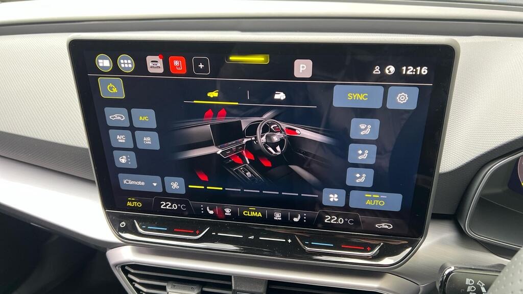 
								2025 SEAT Leon 1.5 eTSI MHEV FR Sport DSG full									