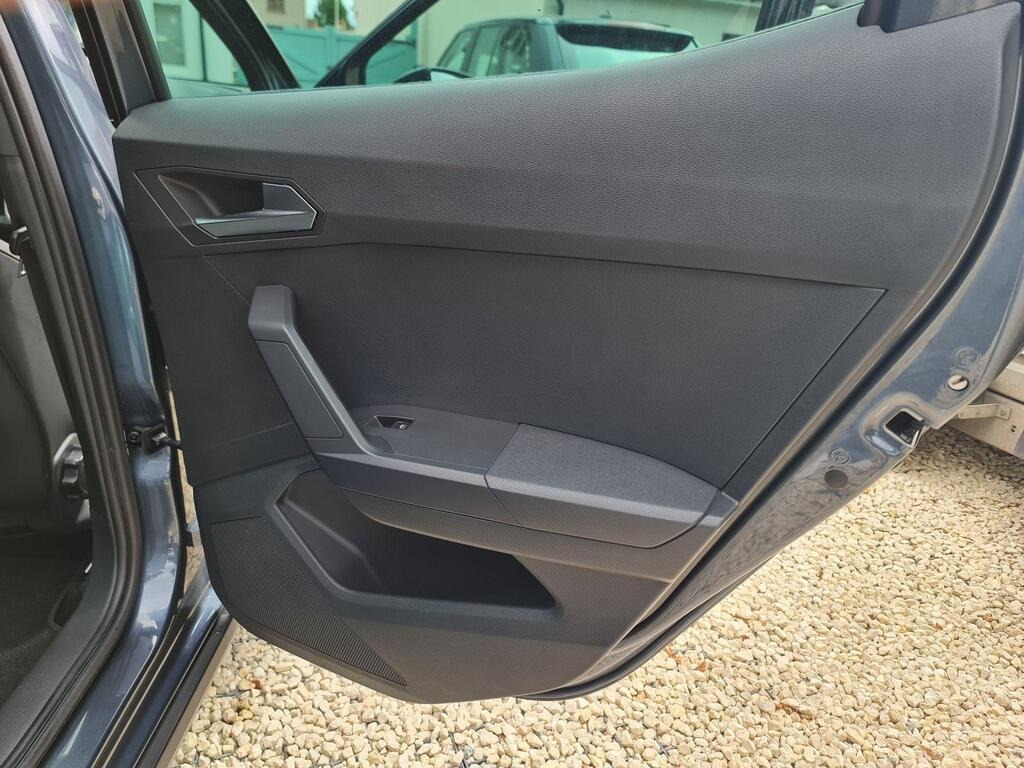 
								2023 SEAT Arona 1.0 TSI FR Edition full									