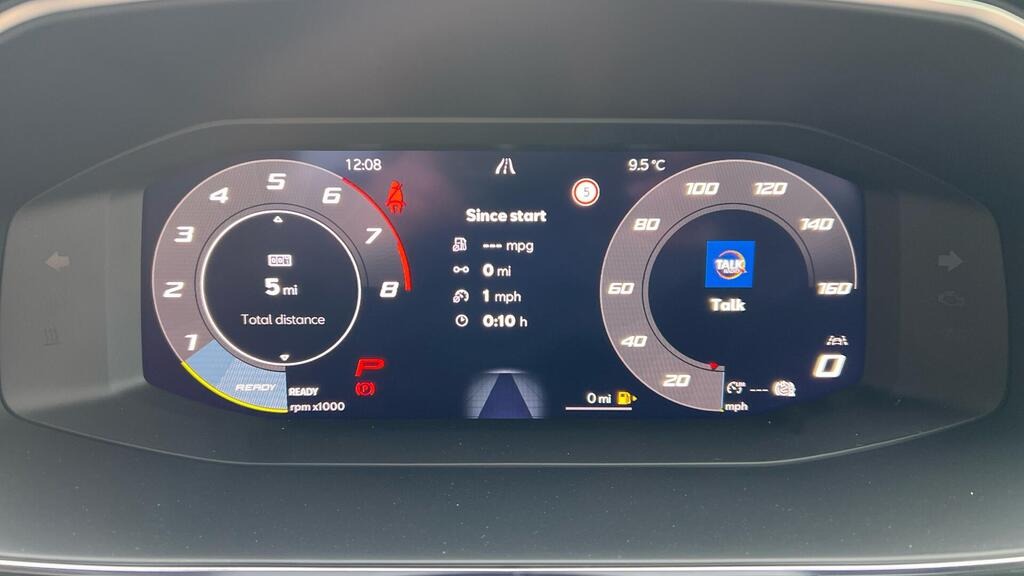 
								2025 SEAT Leon 1.5 eTSI MHEV FR Sport DSG full									