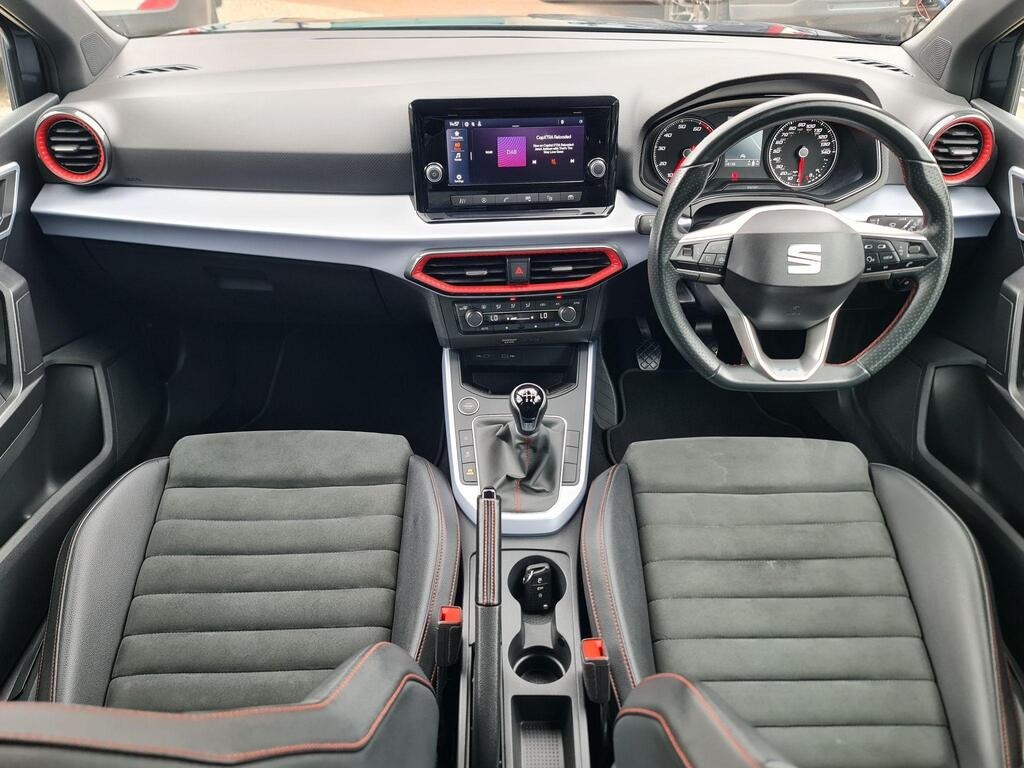 
								2023 SEAT Arona 1.0 TSI FR Edition full									