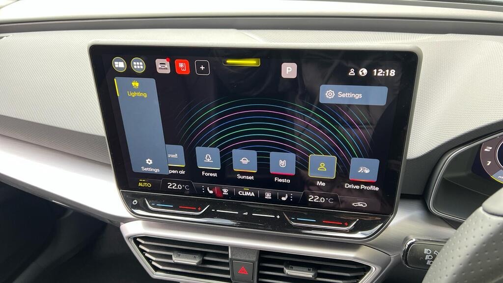 
								2025 SEAT Leon 1.5 eTSI MHEV FR Sport DSG full									