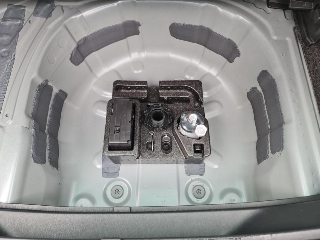 
								2023 SEAT Arona 1.0 TSI FR Edition full									