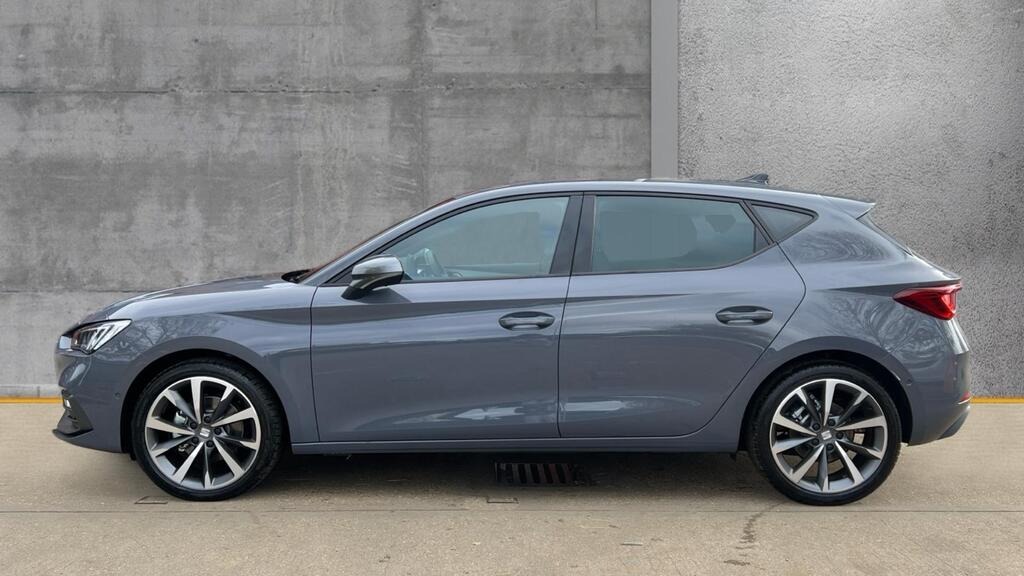 2025 SEAT Leon 1.5 eTSI MHEV FR Sport DSG