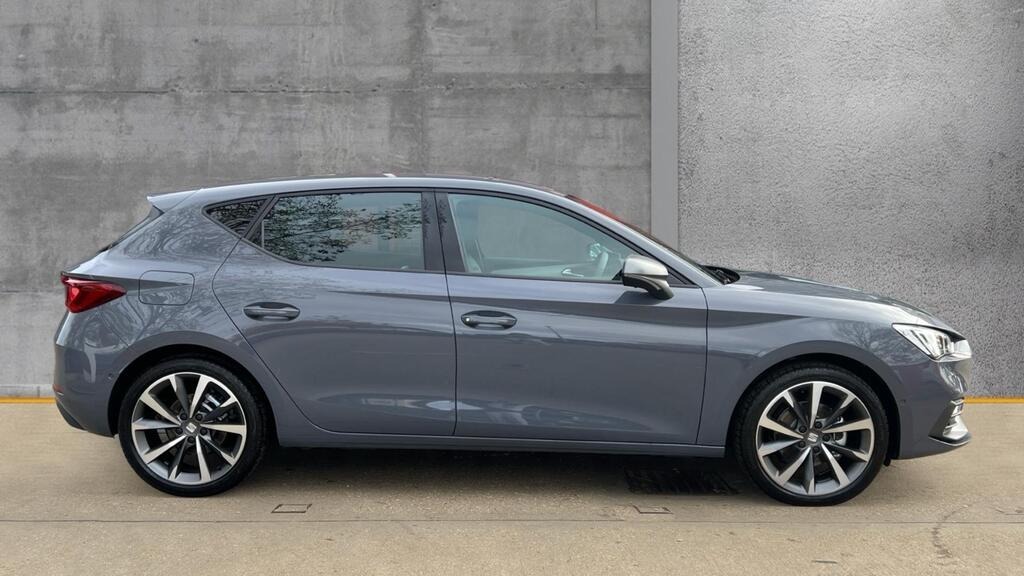 2025 SEAT Leon 1.5 eTSI MHEV FR Sport DSG