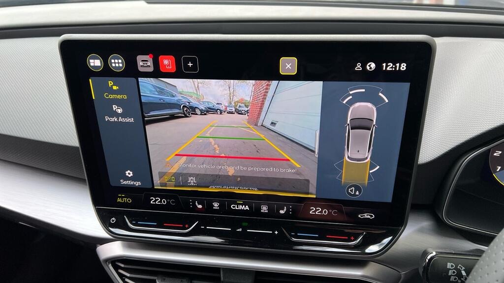 
								2025 SEAT Leon 1.5 eTSI MHEV FR Sport DSG full									