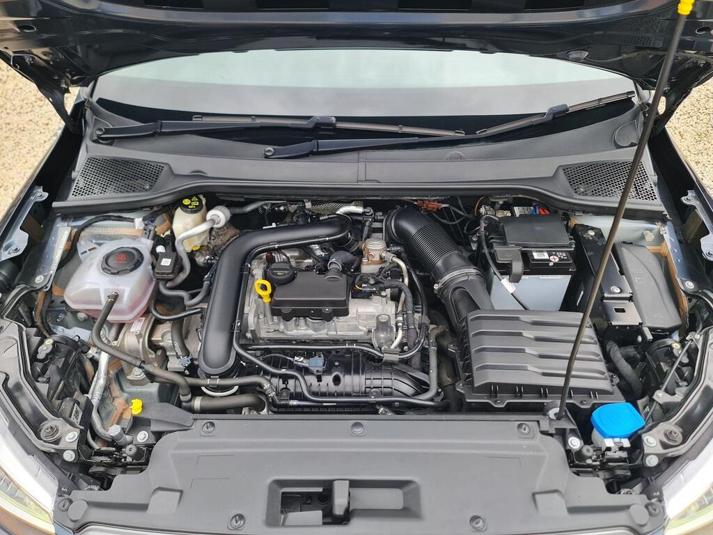 
								2023 SEAT Arona 1.0 TSI FR Edition full									