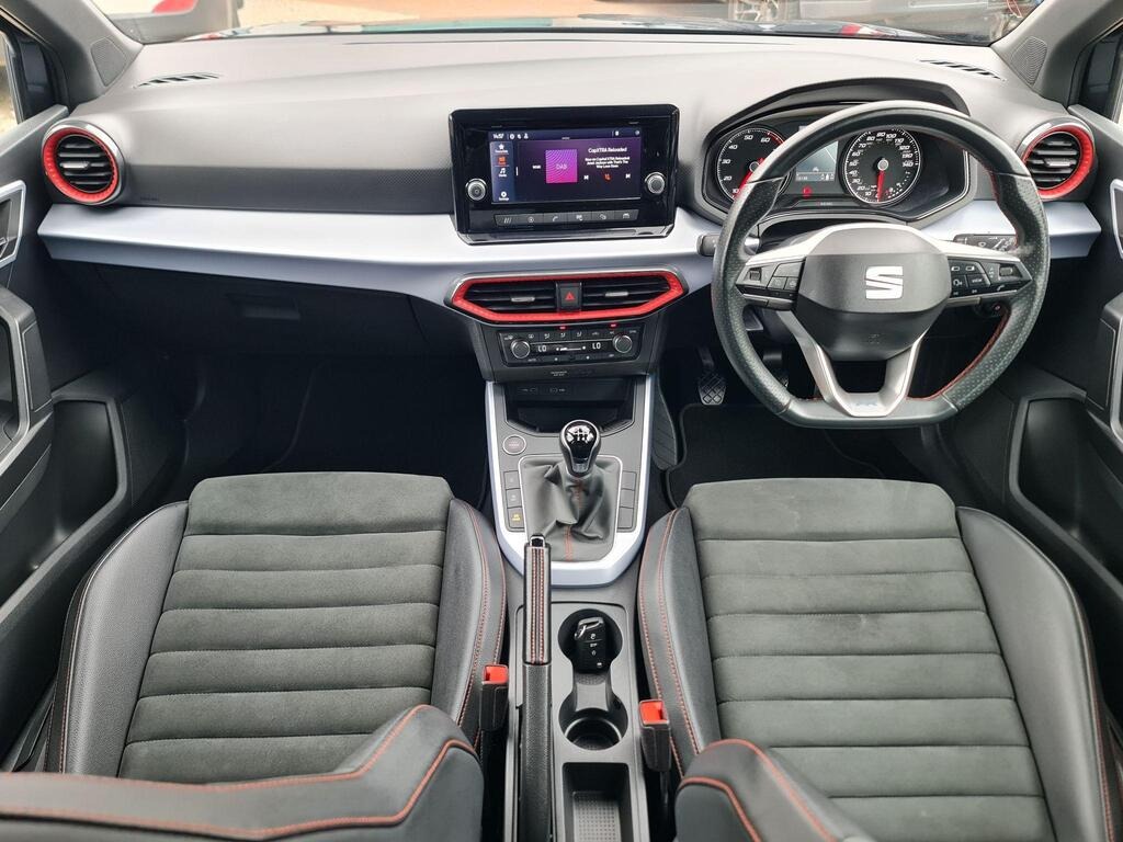 
								2023 SEAT Arona 1.0 TSI FR Edition full									