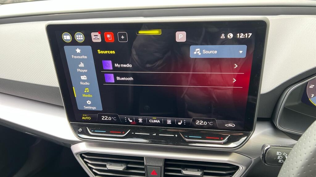 
								2025 SEAT Leon 1.5 eTSI MHEV FR Sport DSG full									