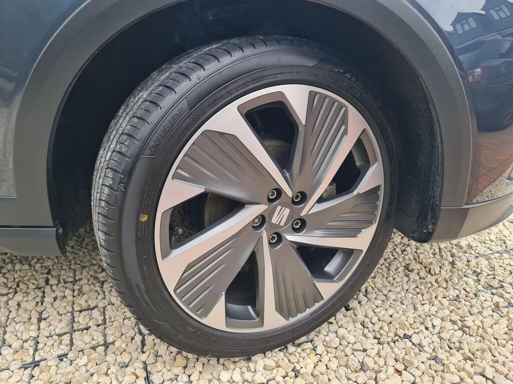 
								2023 SEAT Arona 1.0 TSI FR Edition full									