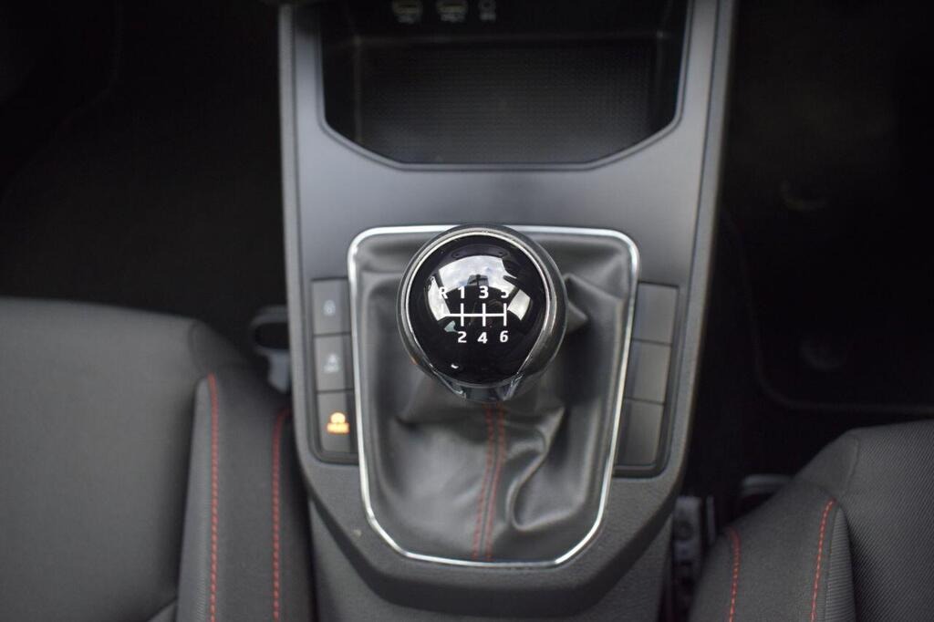 
								2019 SEAT Ibiza 1.0 TSI FR full									