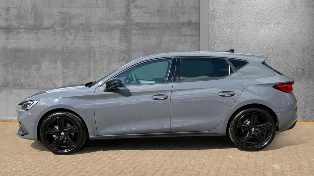 2025 SEAT Leon 1.5 TSI FR Black Edition