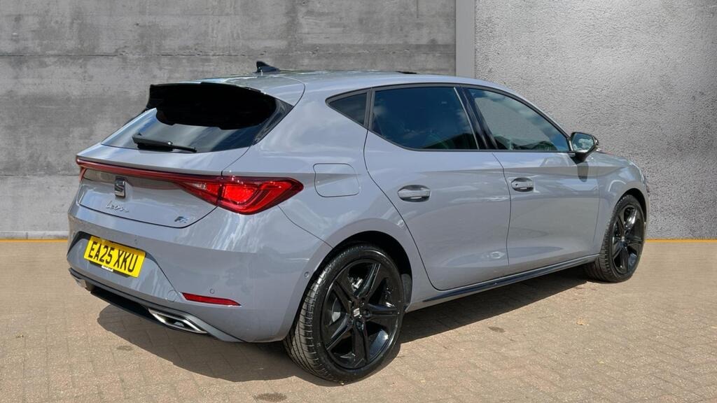 2025 SEAT Leon 1.5 TSI FR Black Edition