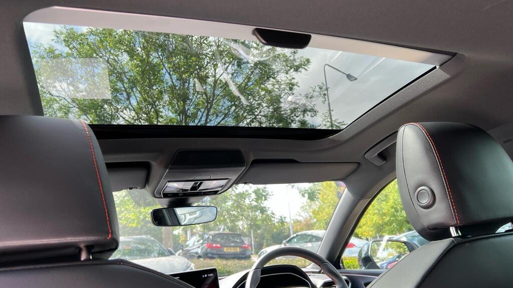 
								2025 SEAT Leon 1.5 TSI FR Black Edition full									