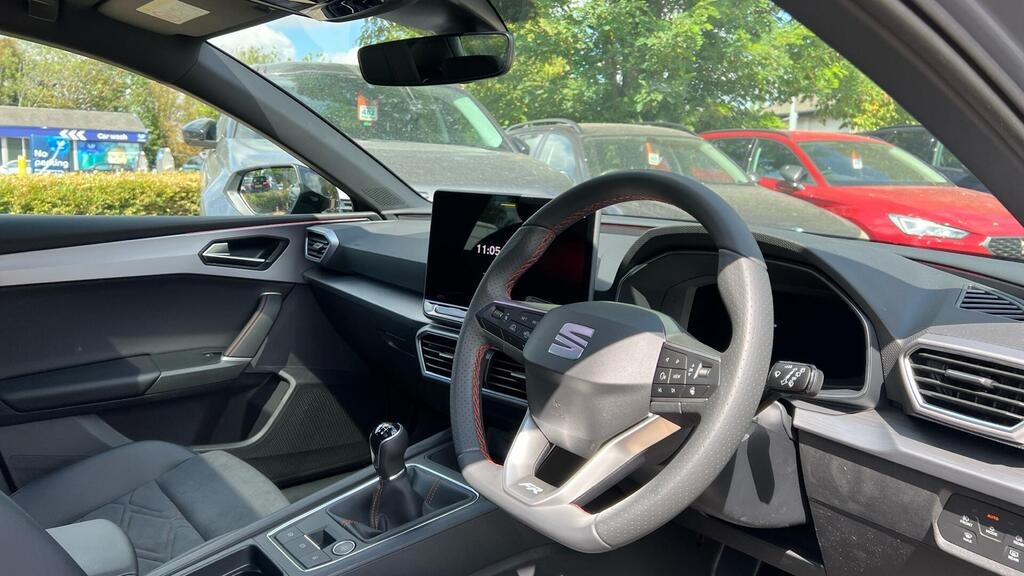 2025 SEAT Leon 1.5 TSI FR Black Edition