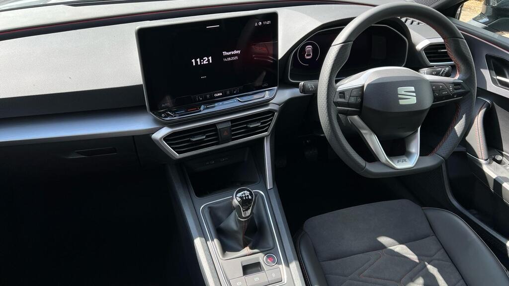 
								2025 SEAT Leon 1.5 TSI FR Black Edition full									