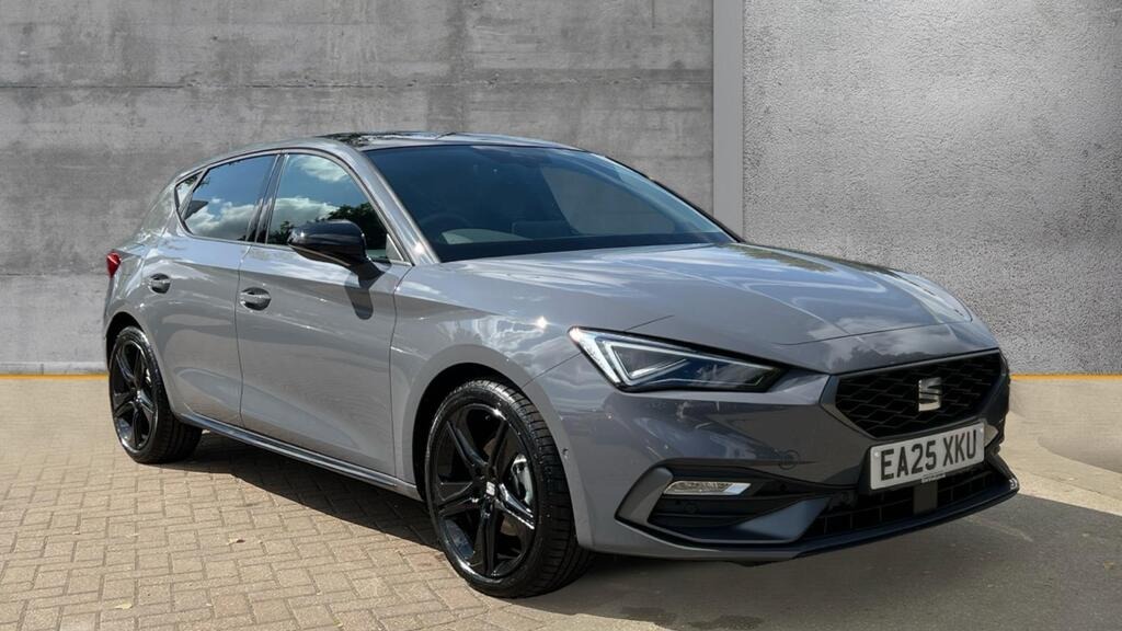 
								2025 SEAT Leon 1.5 TSI FR Black Edition full									