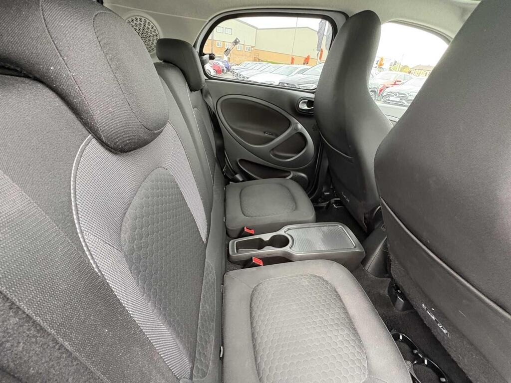 
								2021 Smart Forfour 17.6kWh Premium Auto 5dr (22kW Charger) full									