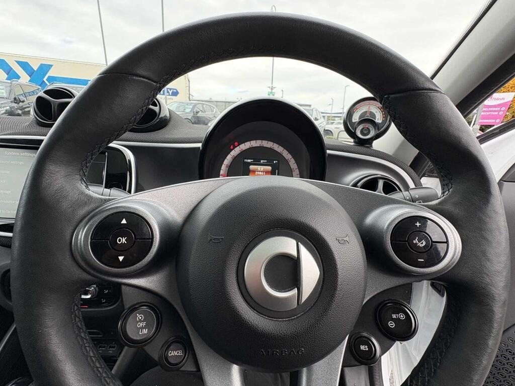
								2021 Smart Forfour 17.6kWh Premium Auto 5dr (22kW Charger) full									