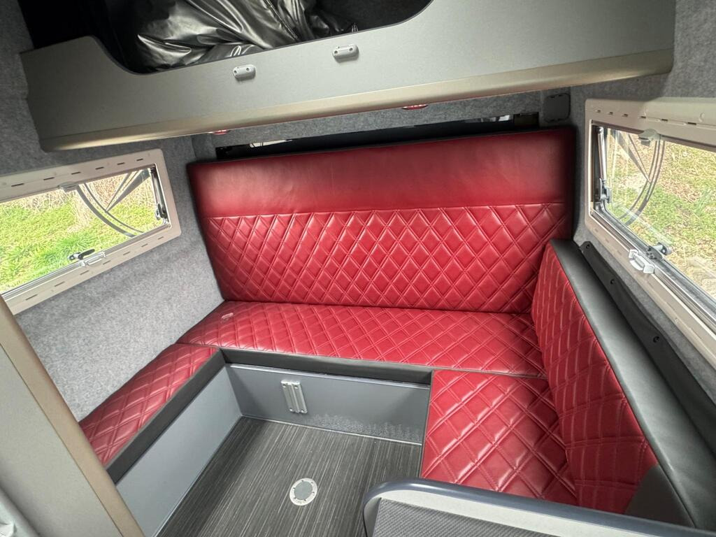 
								2014 Mercedes-Benz Sprinter Professional Conversion 2.1 full									