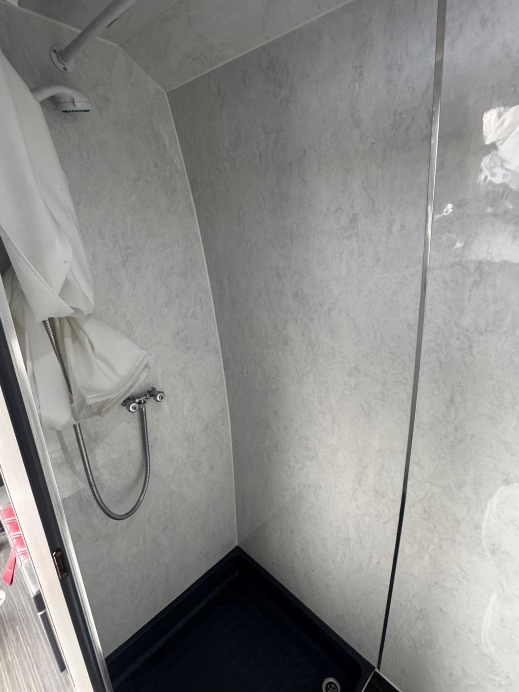 
								2014 Mercedes-Benz Sprinter Professional Conversion 2.1 full									