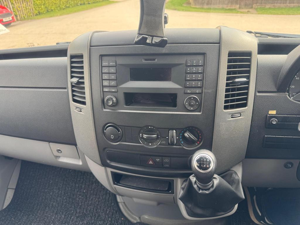 
								2014 Mercedes-Benz Sprinter Professional Conversion 2.1 full									