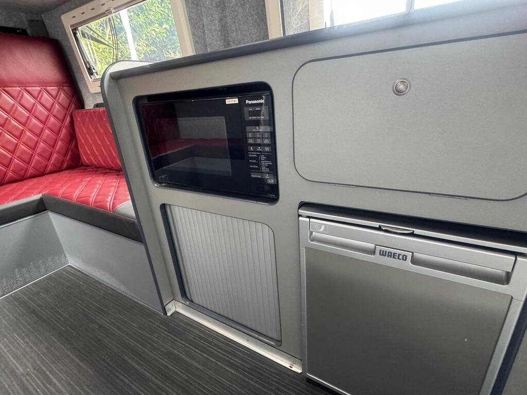 
								2014 Mercedes-Benz Sprinter Professional Conversion 2.1 full									