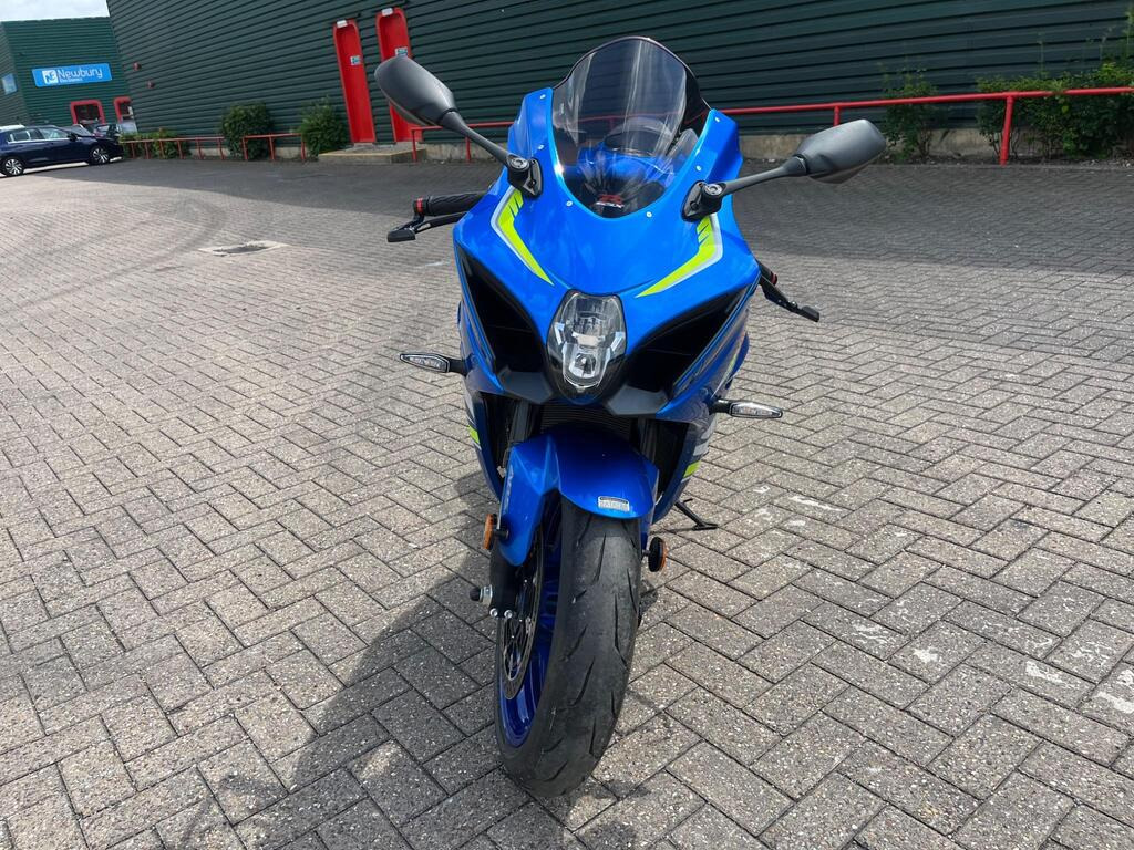 
								2018 Suzuki GSX-R1000 full									