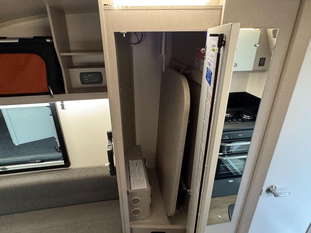 
								2018 Swift Basecamp 2 full									