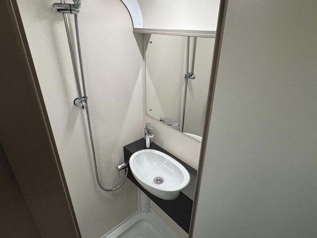 
								2018 Swift Basecamp 2 full									