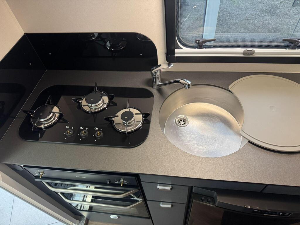 
								2018 Swift Basecamp 2 full									