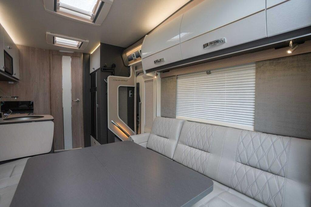 
								2024 Swift Kon-Tiki 894 180BHP Auto full									