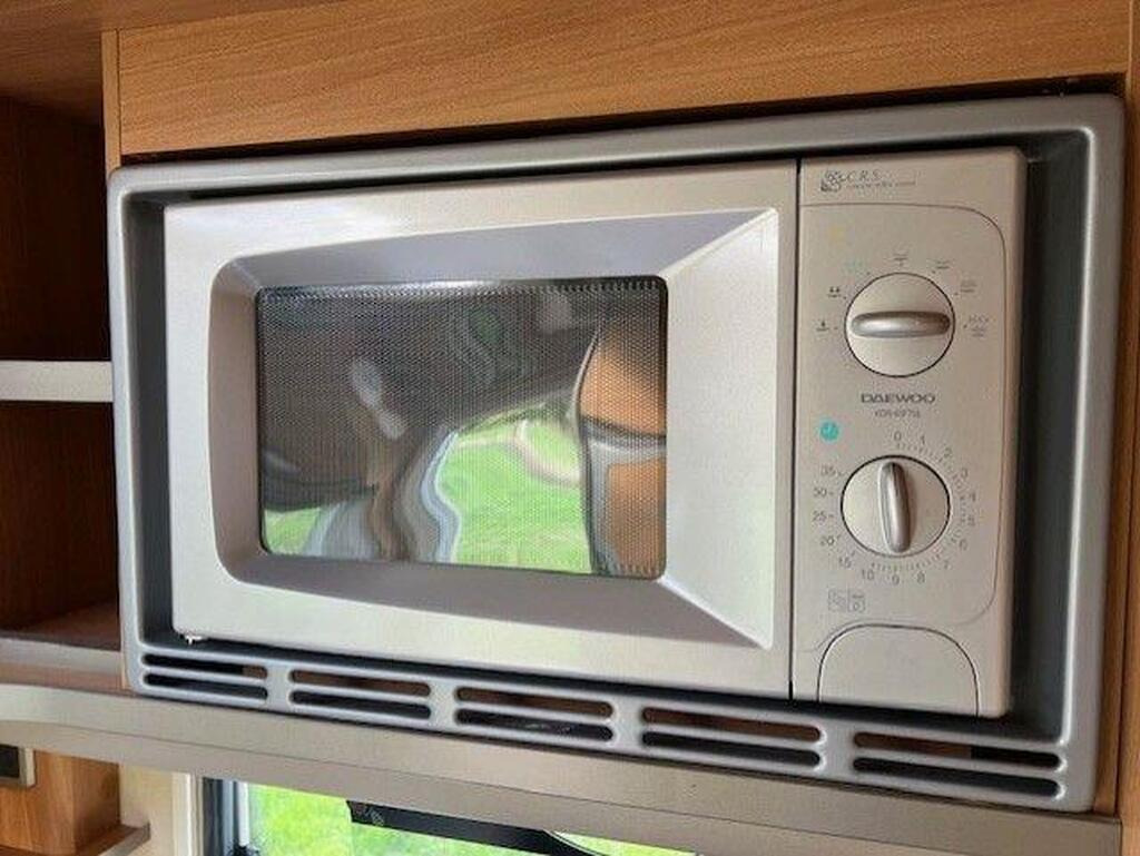 
								2008 Swift Voyager 685 FB6spd Manual 2.3 full									