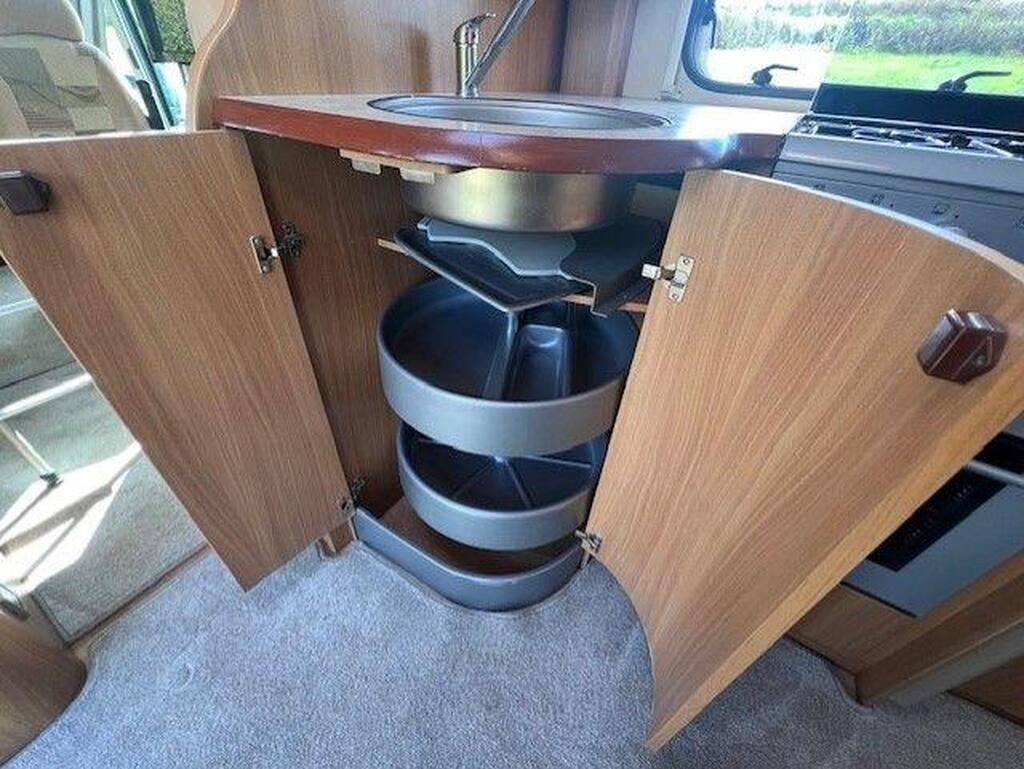 
								2008 Swift Voyager 685 FB6spd Manual 2.3 full									