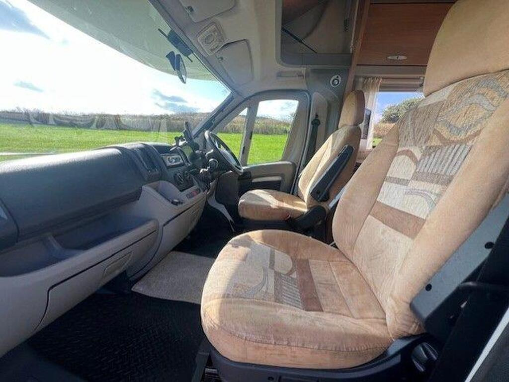 
								2008 Swift Voyager 685 FB6spd Manual 2.3 full									