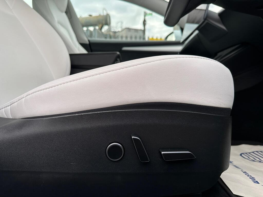 
								2022 Tesla Model 3 Standard Range Plus Auto RWD full									