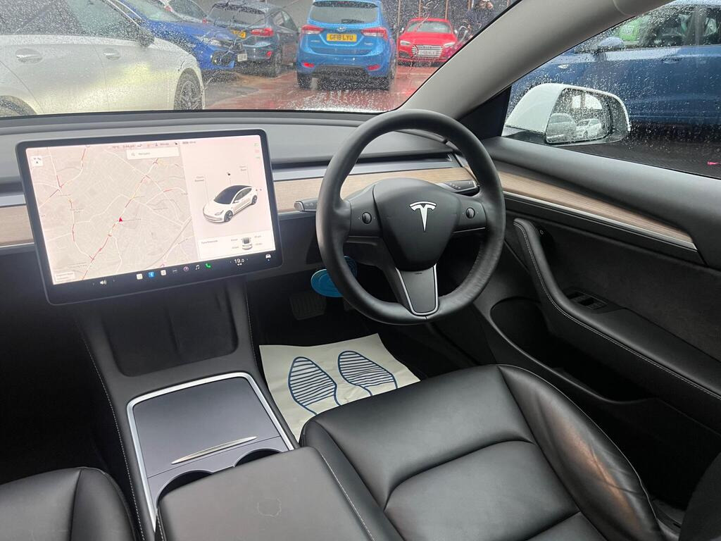 
								2021 Tesla Model 3 Standard Range Plus Auto RWD 4dr full									