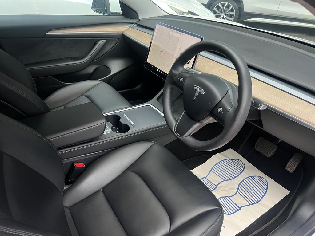 
								2021 Tesla Model 3 Standard Range Plus Auto RWD 4dr full									