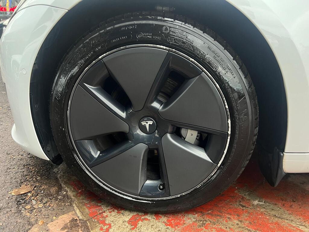 
								2021 Tesla Model 3 Standard Range Plus Auto RWD 4dr full									