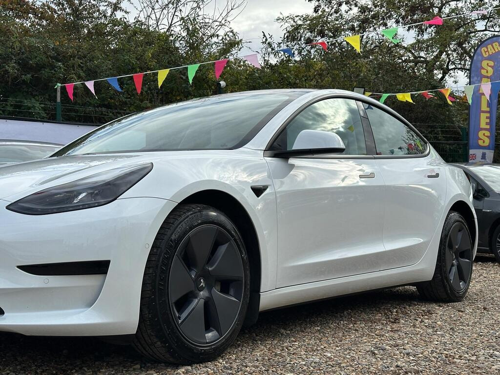 
								2022 Tesla Model 3 Standard Range Plus Auto RWD full									