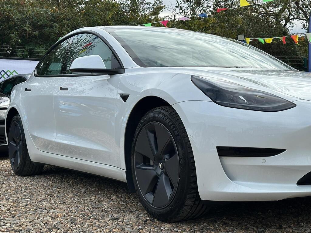 
								2022 Tesla Model 3 Standard Range Plus Auto RWD full									