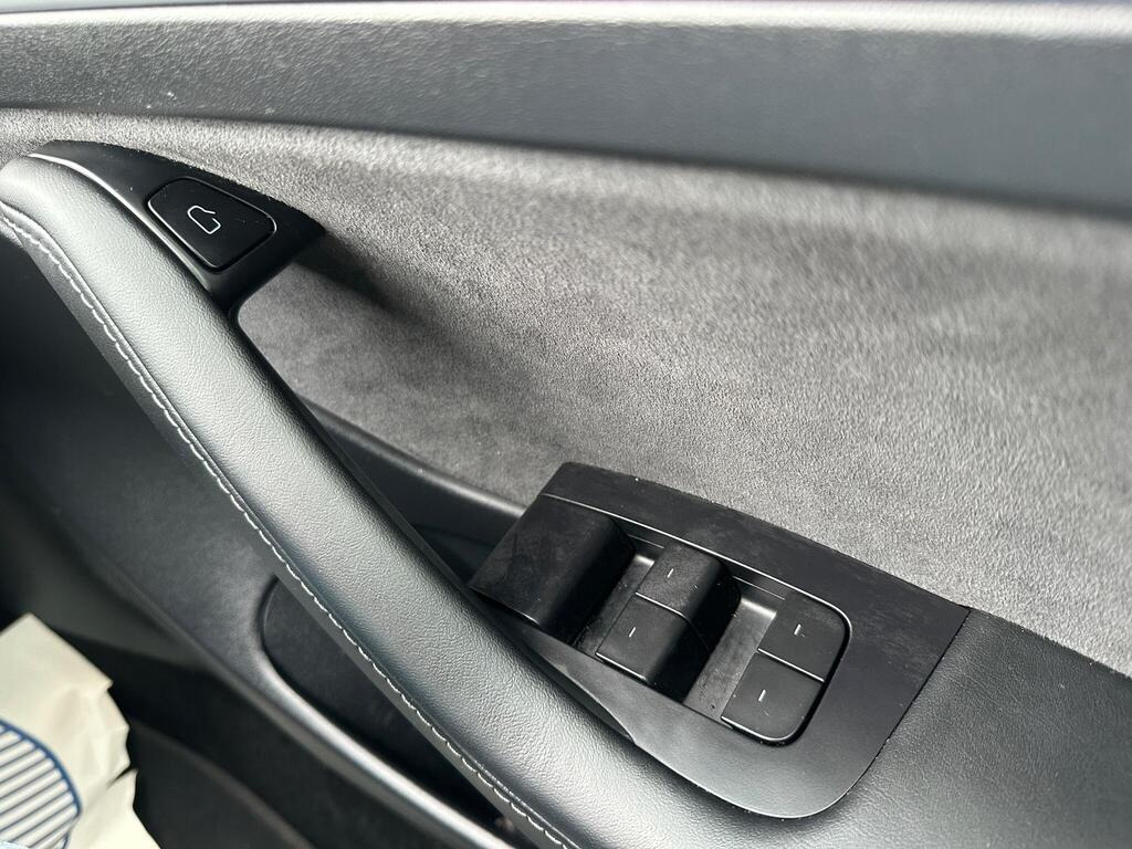 2022 Tesla Model 3 Standard Range Plus Auto RWD