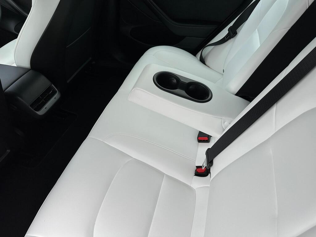 2022 Tesla Model 3 Standard Range Plus Auto RWD