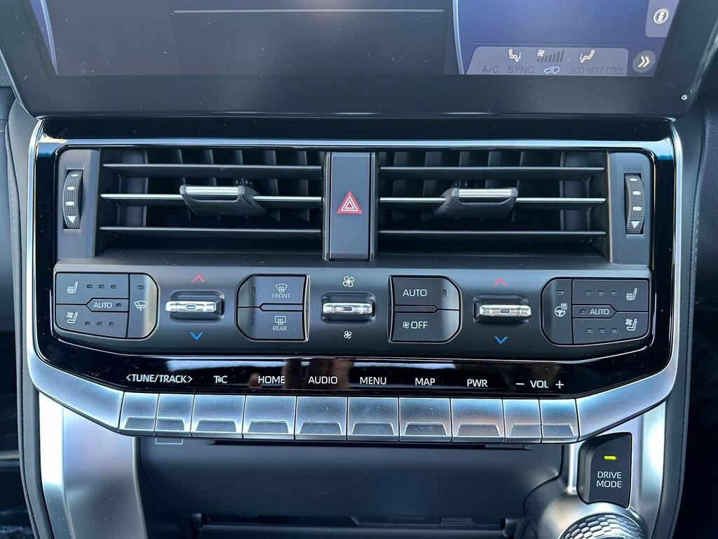 
								2024 Toyota Land Cruiser GR SPORT Turbo 3.3TD full									