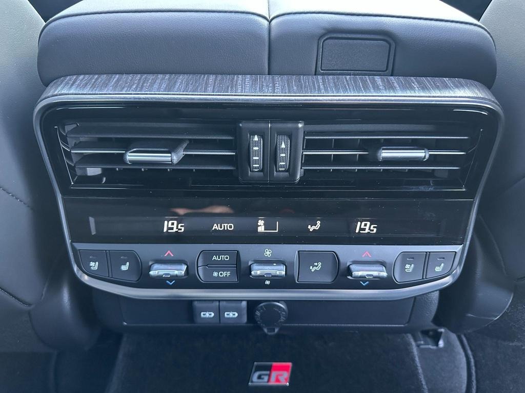 
								2024 Toyota Land Cruiser GR SPORT Turbo 3.3TD full									