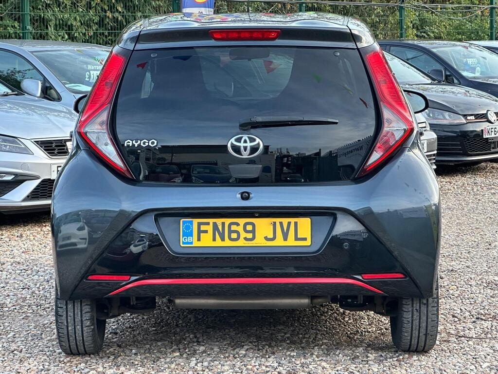 
								2019 Toyota AYGO 1.0 VVT-i x-trend Funroof x-shift full									