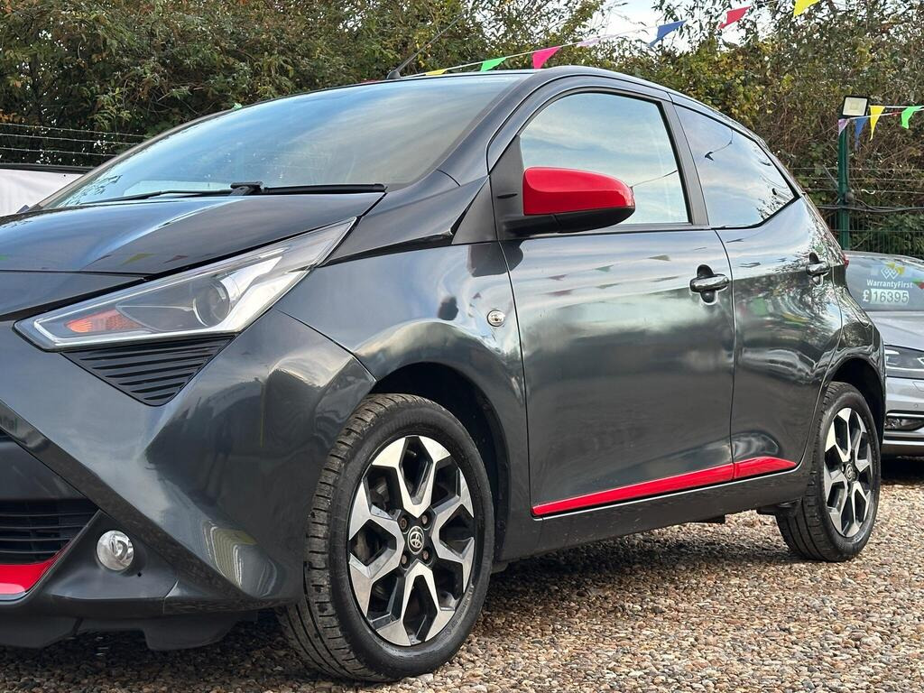 
								2019 Toyota AYGO 1.0 VVT-i x-trend Funroof x-shift full									